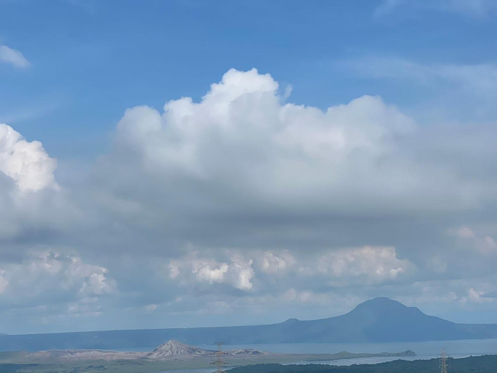 Splendido Tagagtay Taal Lake Staycation Free Parking Netflix No Free Pool Tagaytay City Exterior photo