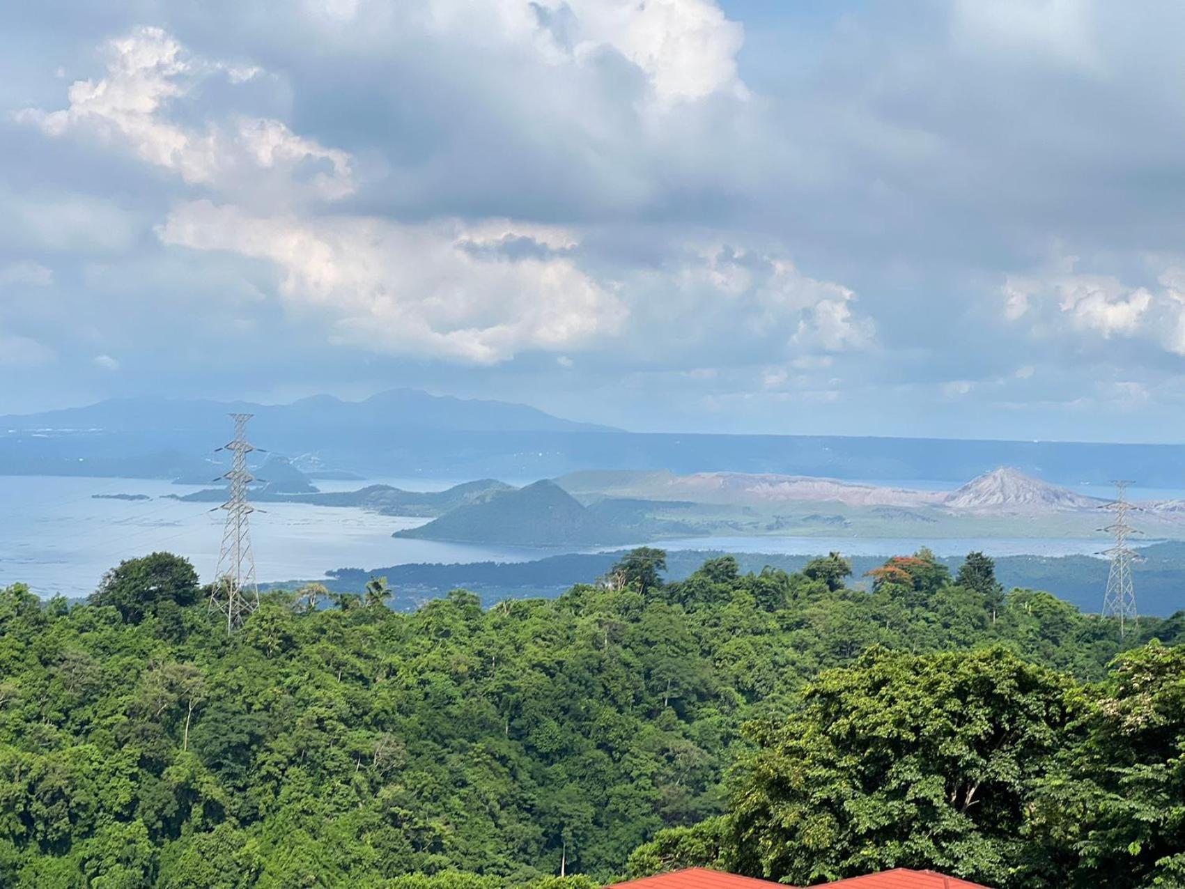 Splendido Tagagtay Taal Lake Staycation Free Parking Netflix No Free Pool Tagaytay City Exterior photo