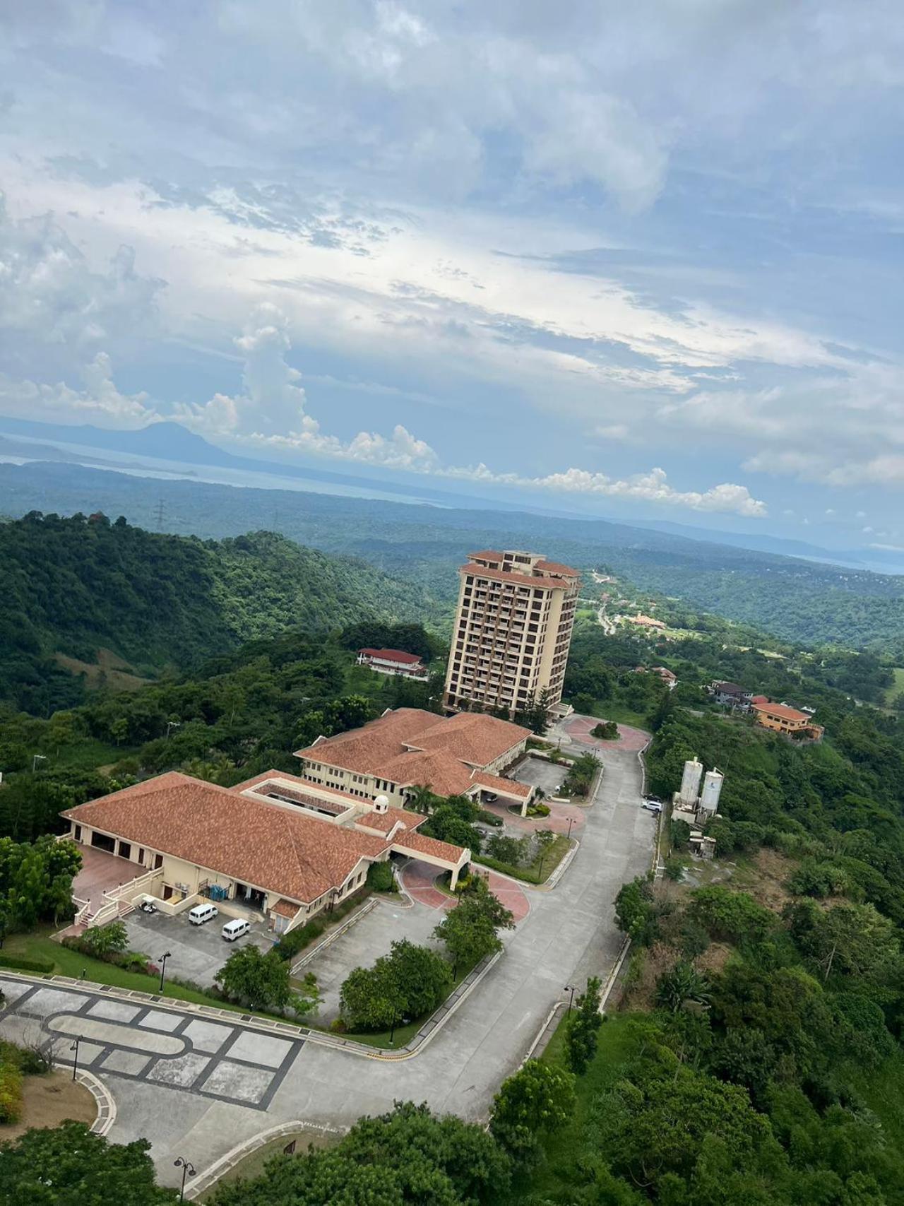 Splendido Tagagtay Taal Lake Staycation Free Parking Netflix No Free Pool Tagaytay City Exterior photo