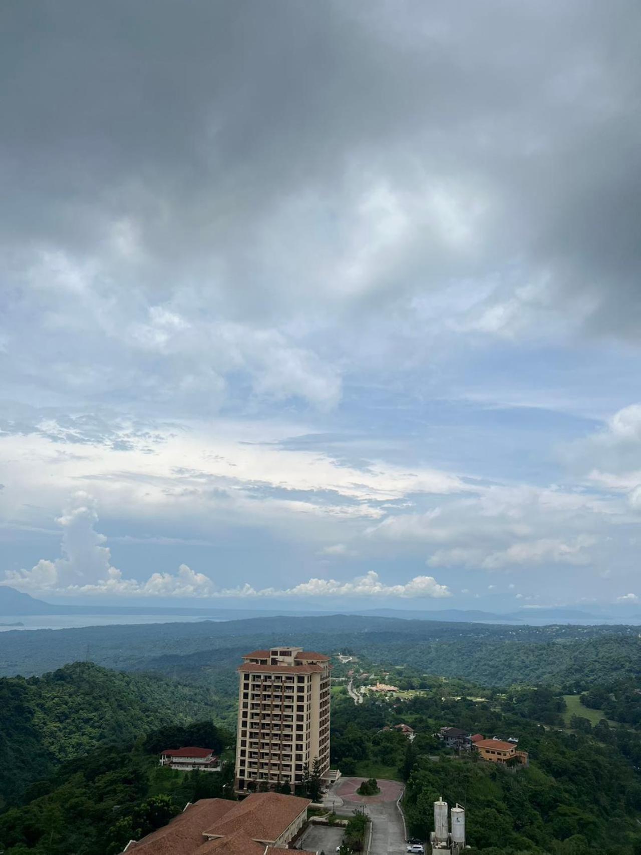 Splendido Tagagtay Taal Lake Staycation Free Parking Netflix No Free Pool Tagaytay City Exterior photo