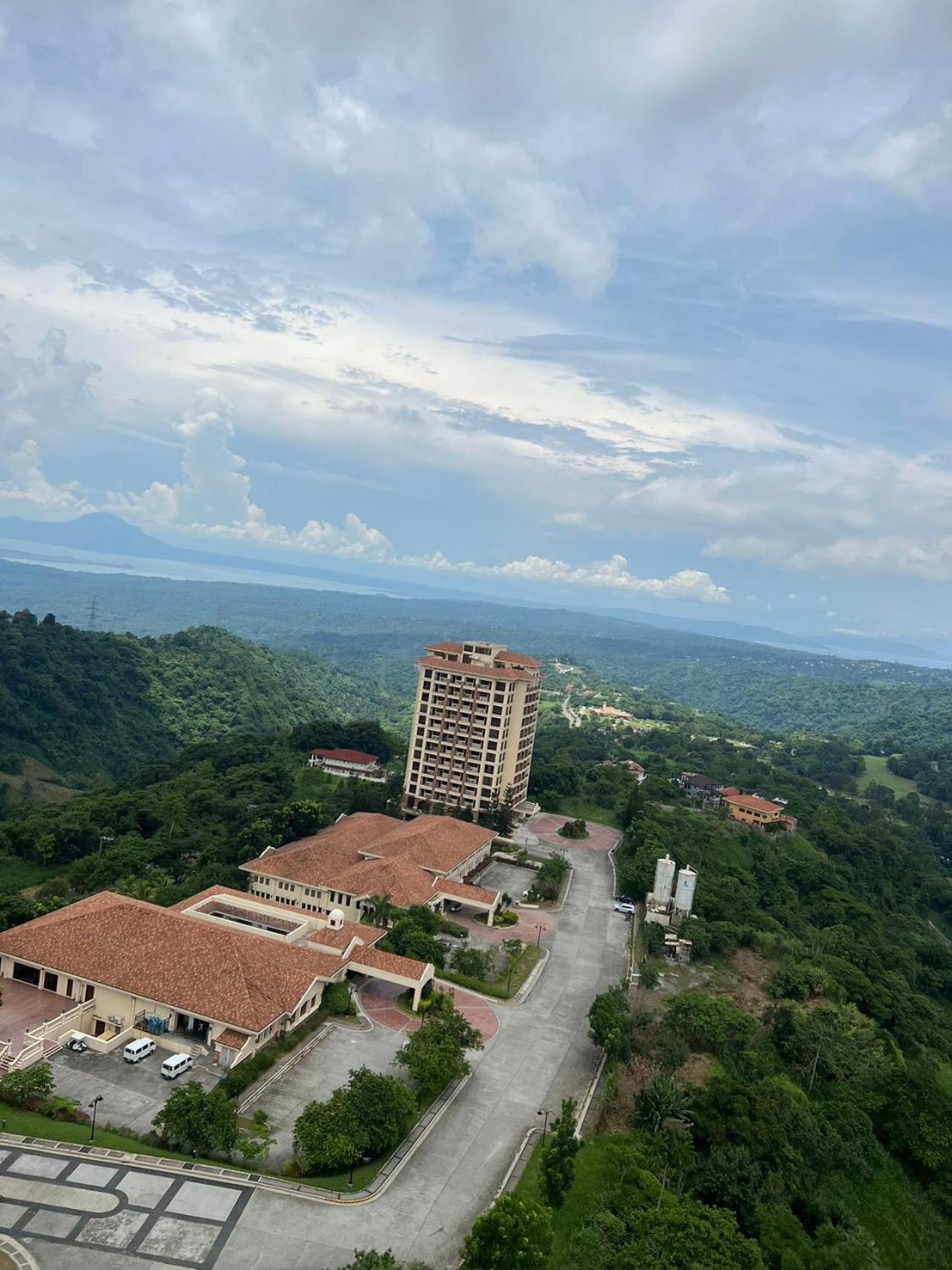 Splendido Tagagtay Taal Lake Staycation Free Parking Netflix No Free Pool Tagaytay City Exterior photo